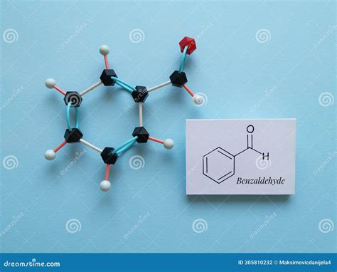  Benzaldehído: Compuesto Aromático para la Producción de Sabores y Fragancias!